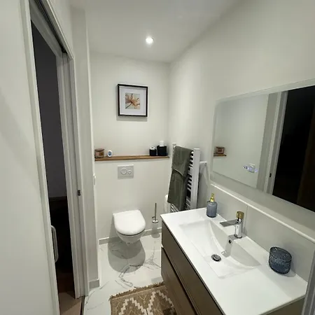 Сasa de vacaciones The Little House Of Happiness Niort